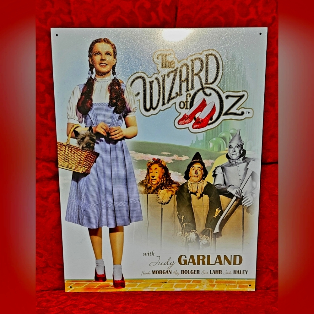 Metal Wizard of Oz sign